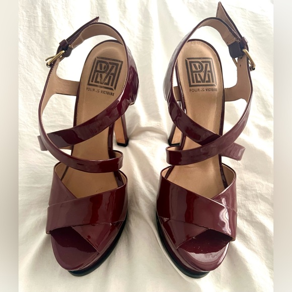 👑✅PRICE FIRM✅ Beautiful Pour La Victoure Patent Heels - Picture 5 of 16